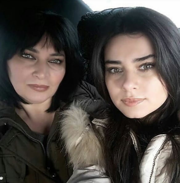 Gözəlliyi ilə Türkiyəni fəth edən azərbaycanlı aktrisanın yaşı təəccübləndirir