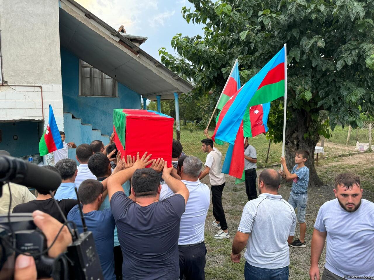 Останки азербайджанского военнослужащего, пропавшего без вести два года назад в Лачине, переданы его семье