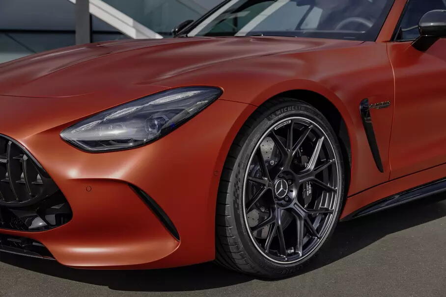 Представлен самый динамичный спорткар Mercedes-AMG в истории марки