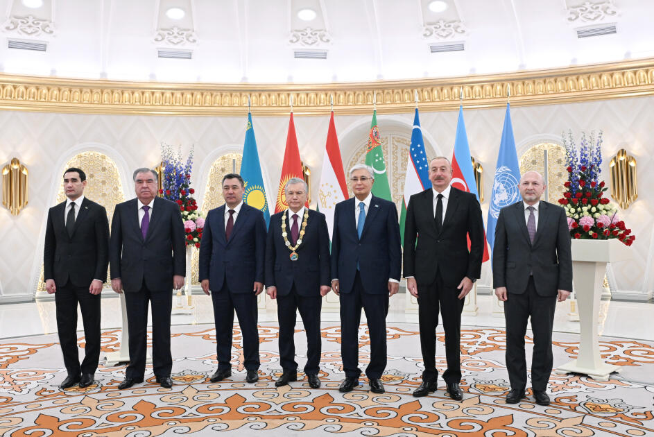 Президент Ильхам Алиев принял участие в церемонии награждения Президента Узбекистана Шавката Мирзиёева в Астане