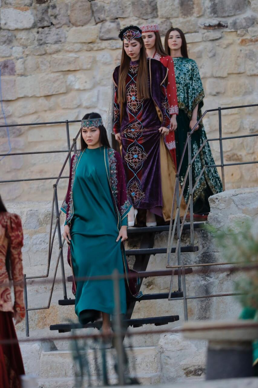 Азербайджанское культурное наследие в работах Гюльнары Халиловой очаровало гостей Fashion Week Cappadocia в Турции