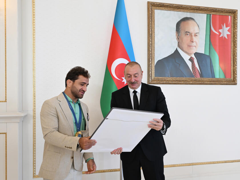 Президент Ильхам Алиев принял азербайджанских спортсменов, завоевавших медали на летних Олимпийских играх в Париже, и их тренеров