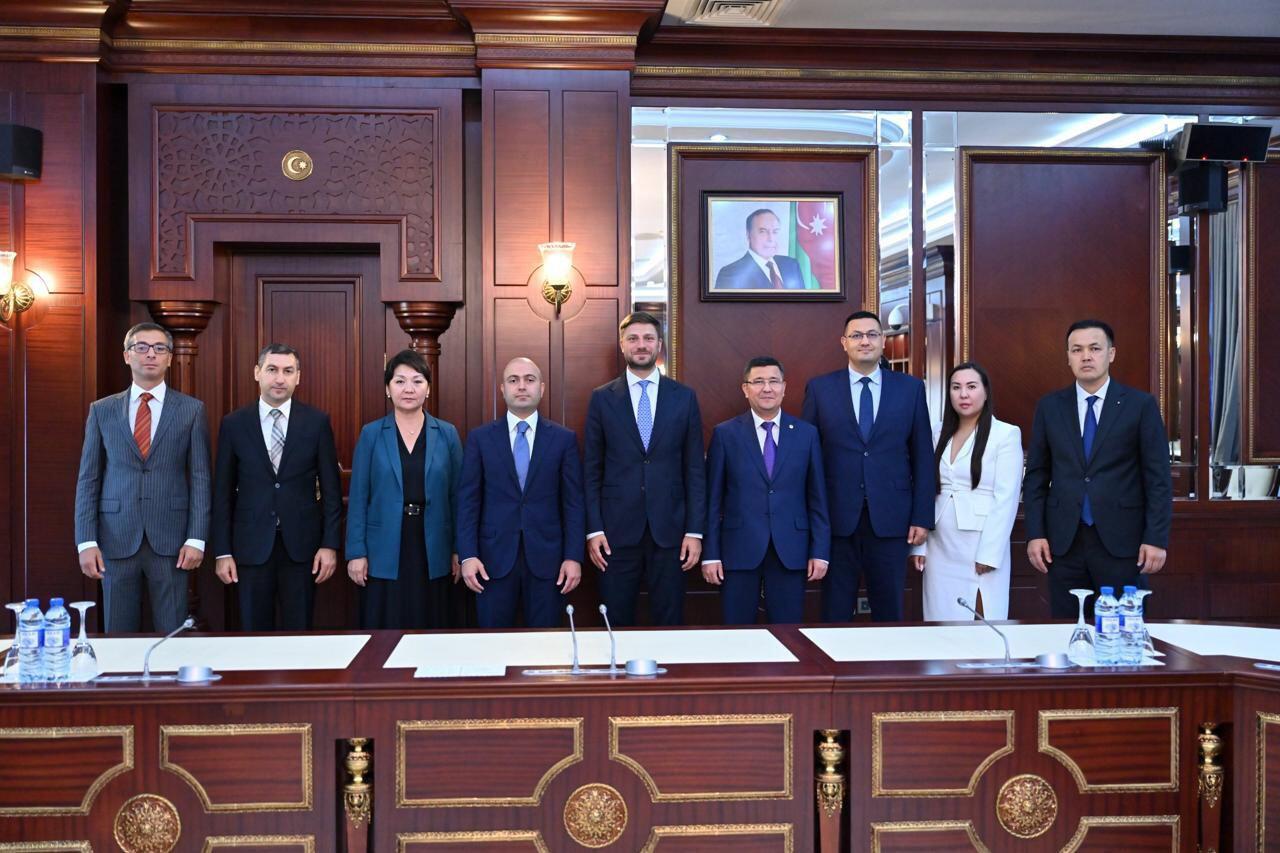 Делегация Сената парламента Казахстана побывала в Милли Меджлисе