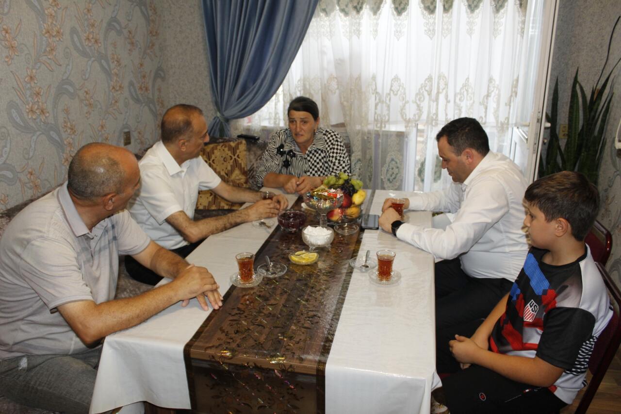 Deputatlığa namizəd Nizami Səfərov Tovuzda şəhid ailələrini ziyarət edib