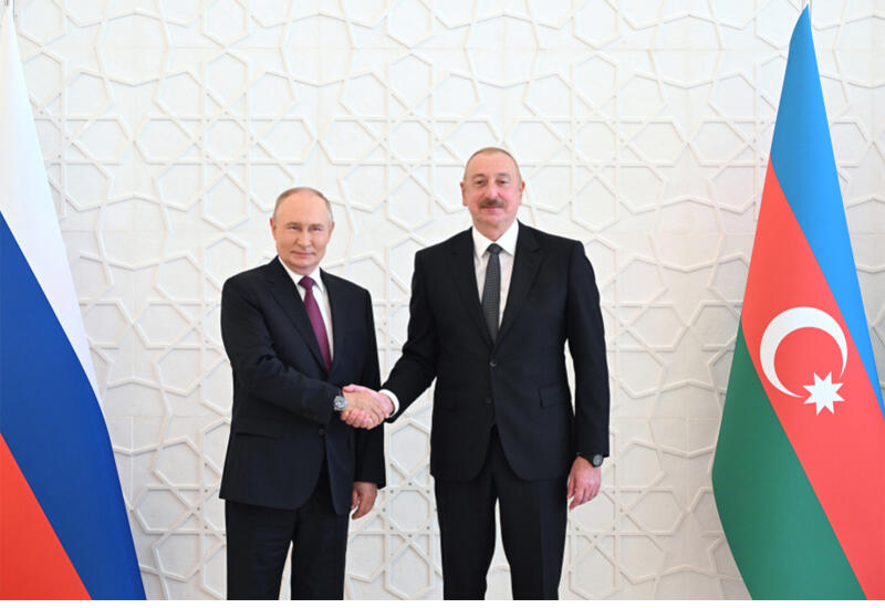 Vladimir Putin Prezident İlham Əliyevə zəng edib