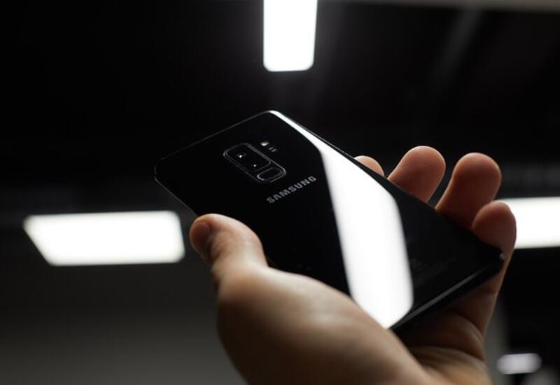 Samsung выпустит смартфон-рулон