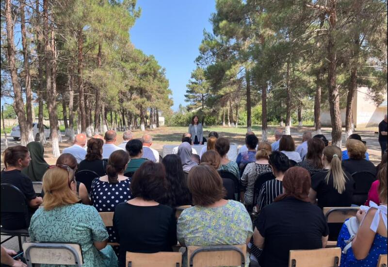 Sevil Mikayılova Xaçmazın Yalama kəndində seçicilərlə görüş keçirib
