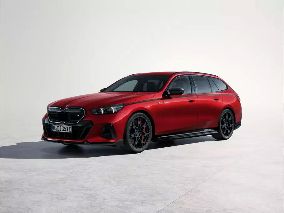 Новые универсалы BMW получили комплект заводского тюнинга
