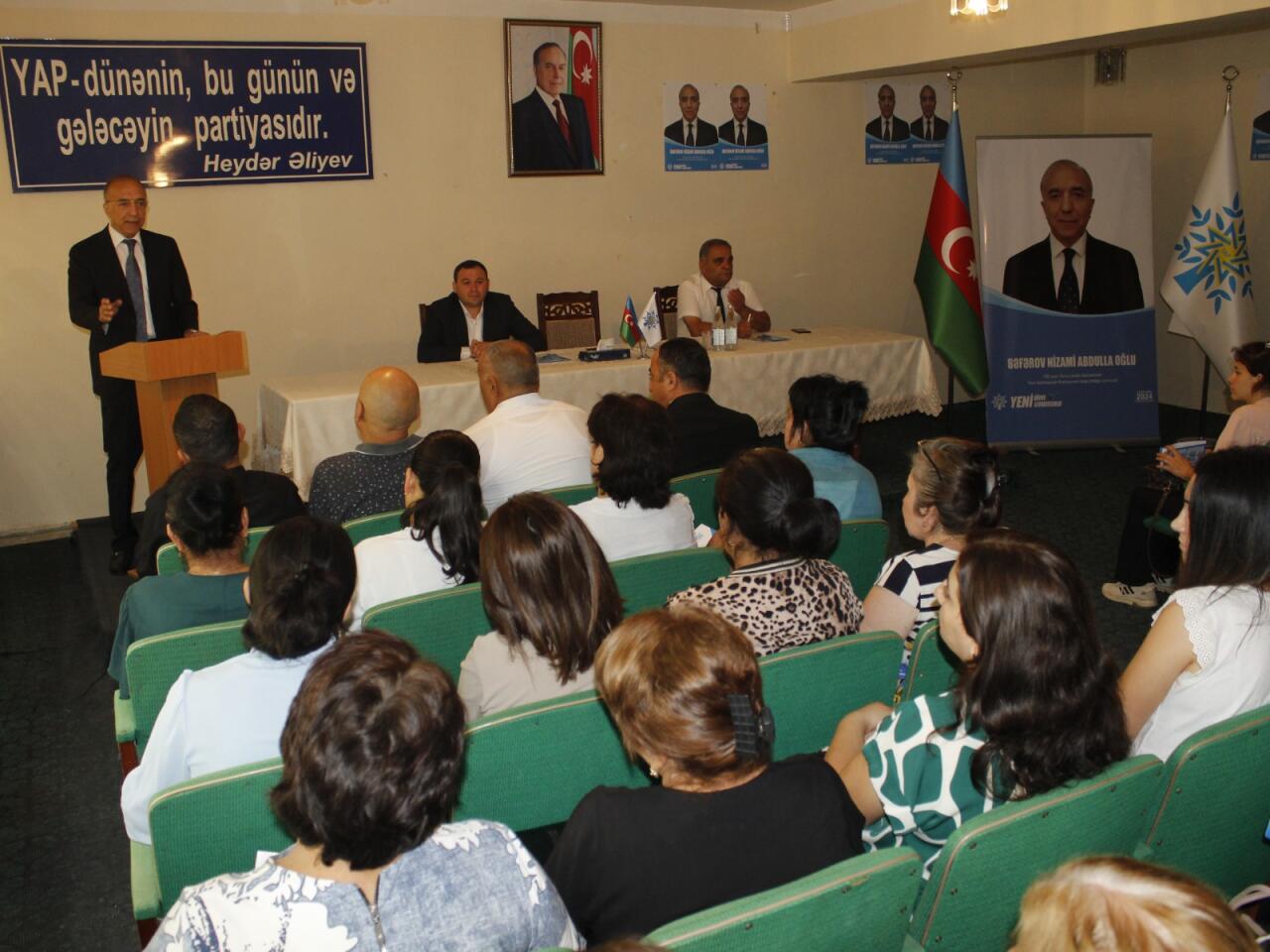 Nizami Səfərov mədəniyyət sahəsində çalışan seçicilərlə görüşüb