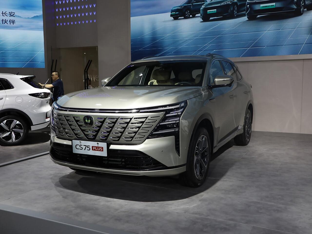 Новый кроссовер от Changan