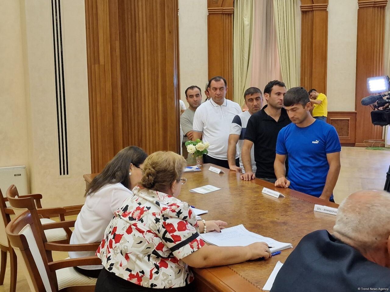 На участках в Ханкенди началось голосование