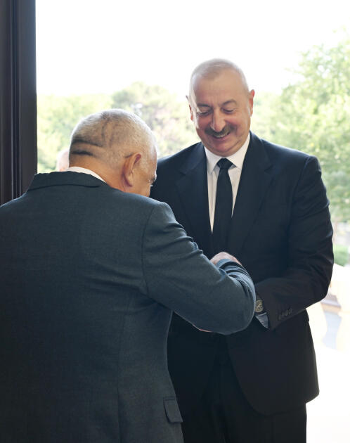 Президент Ильхам Алиев, Первая леди Мехрибан Алиева и их дочь Лейла Алиева проголосовали на парламентских выборах