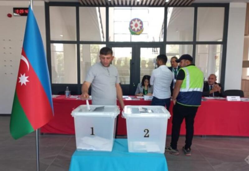 Şuşada seçicilər səsvermədə fəal iştirak edirlər
