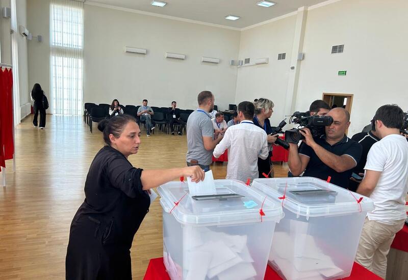 Qadın məhkumlar səs verir
