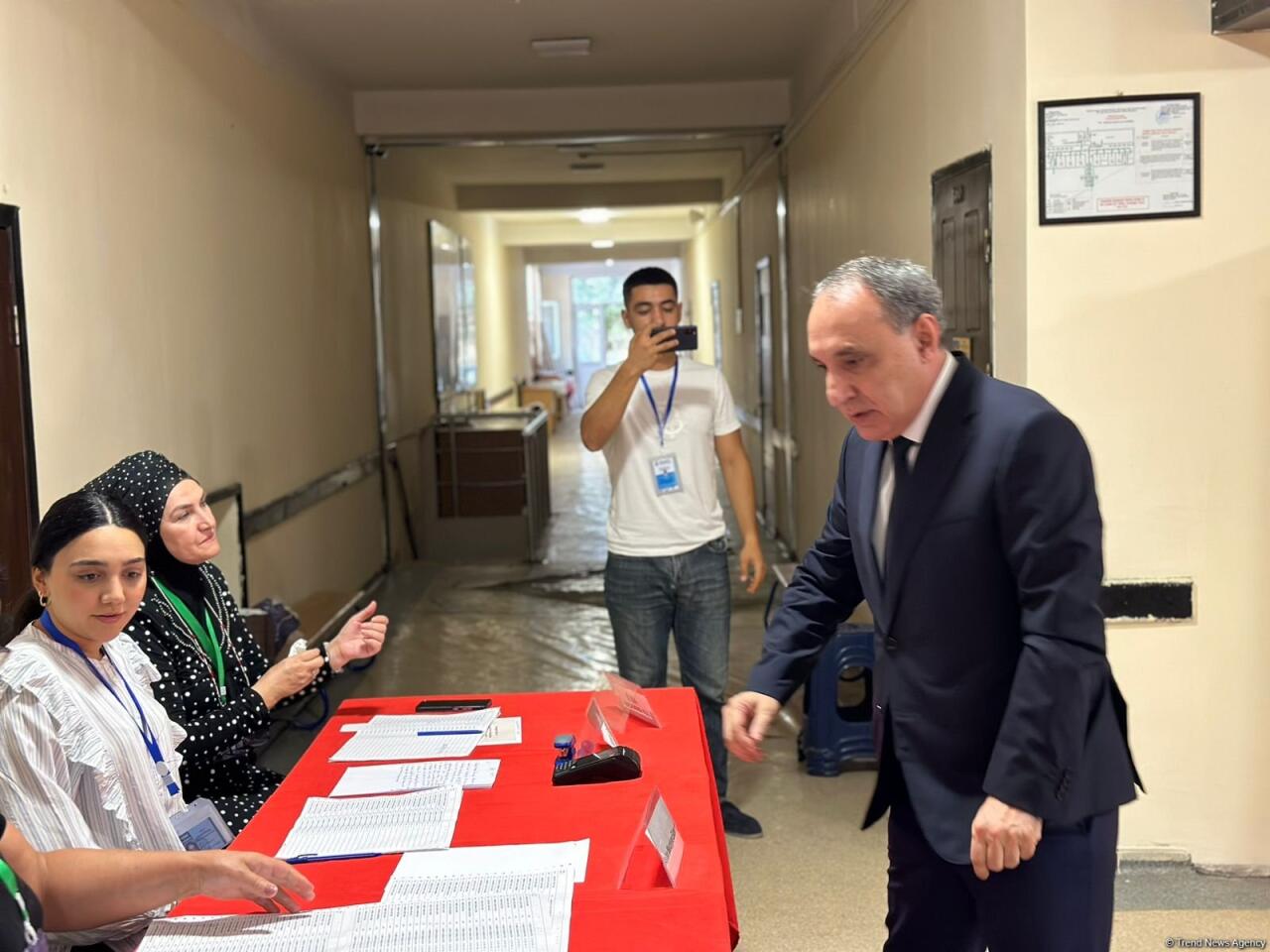 Baş prokuror səsvermə hüququndan istifadə edib
