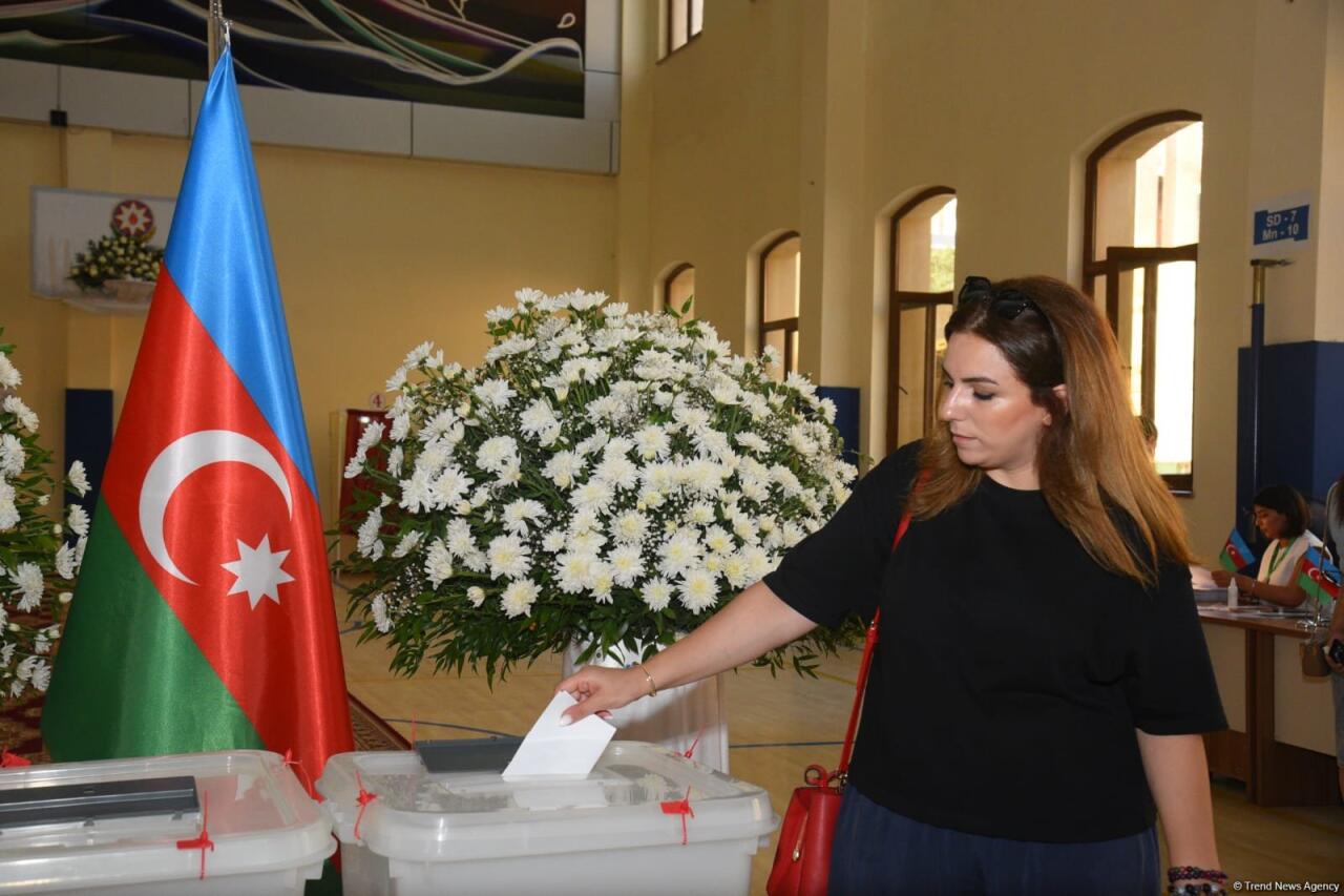 Məntəqələrdə ilk dəqiqələrdən seçici aktivliyi müşahidə olunur