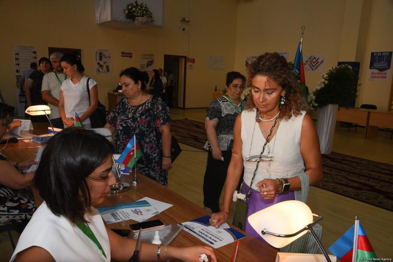Məntəqələrdə ilk dəqiqələrdən seçici aktivliyi müşahidə olunur