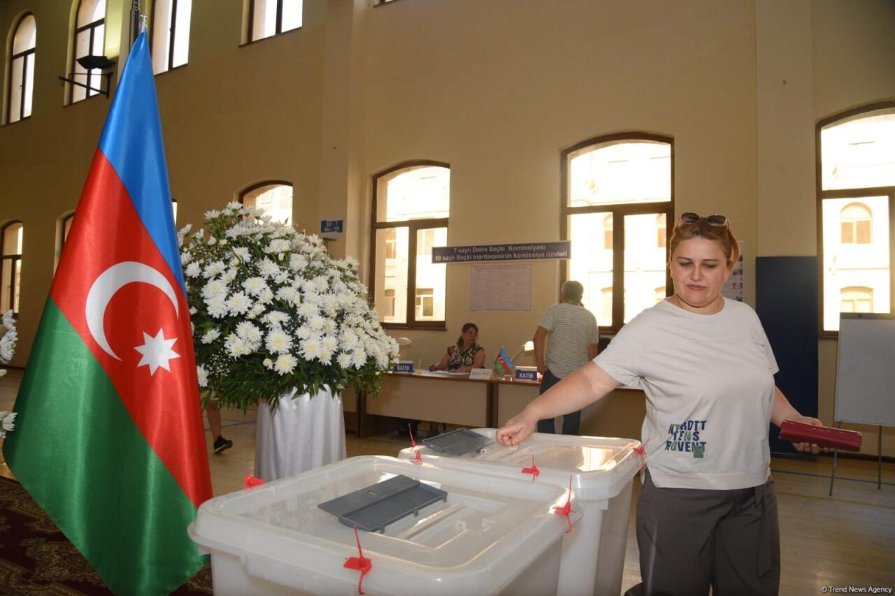 Məntəqələrdə ilk dəqiqələrdən seçici aktivliyi müşahidə olunur