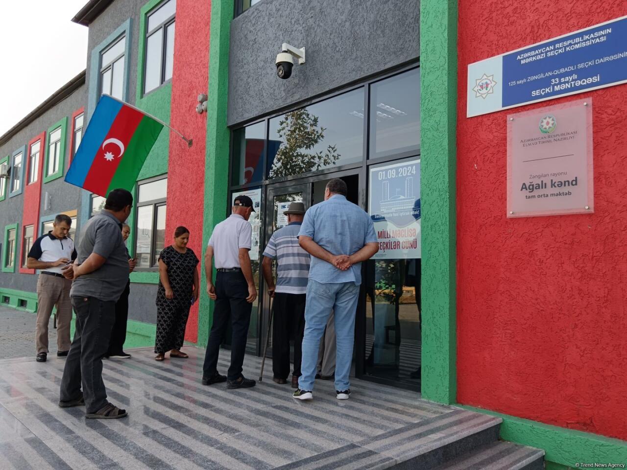 Население Зангилана голосует