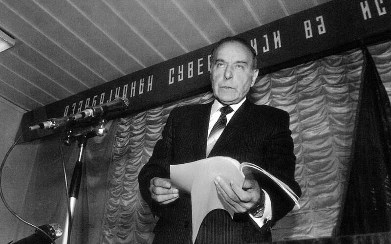 Ulu Öndərin xalqımız qarşısındakı ən böyük xidmətlərindən biri Azərbaycan dövlətçiliyini xilas etməsidir