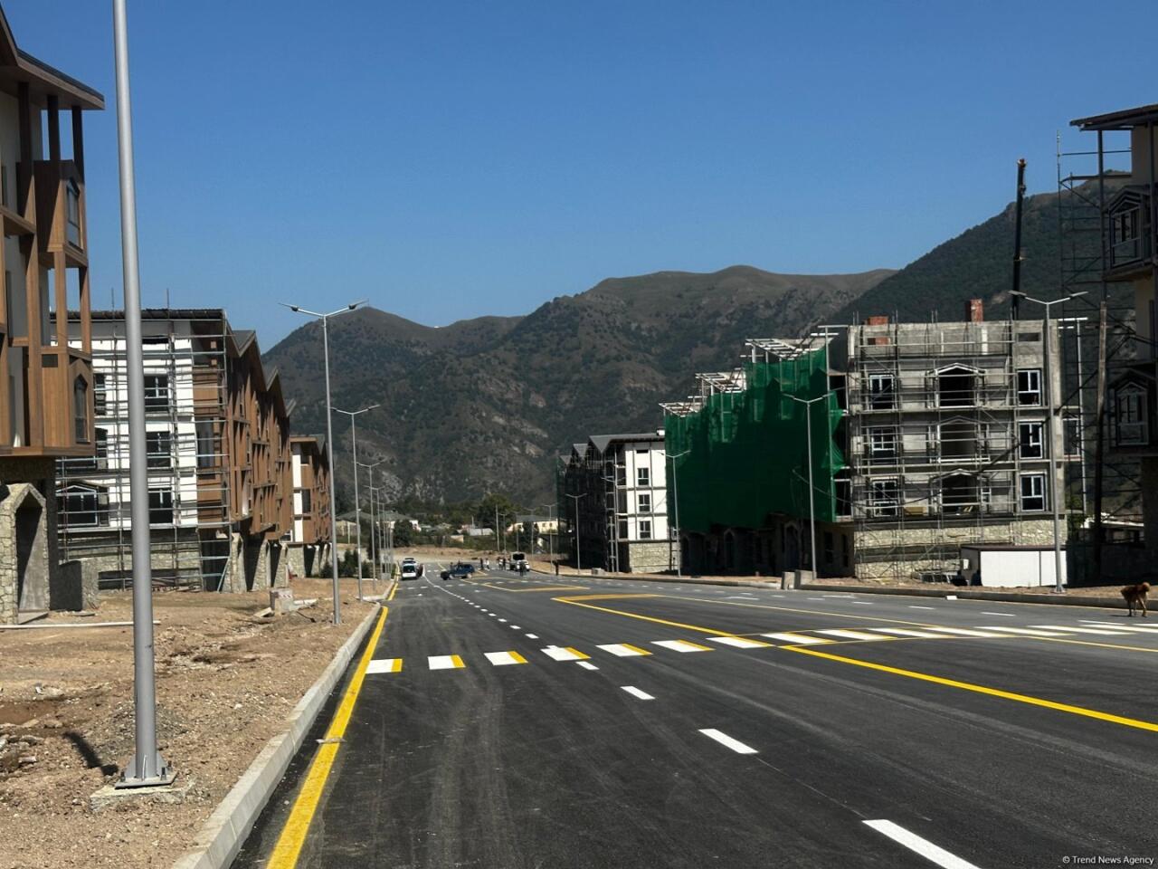 Kəlbəcərdə inşa edilən yaşayış kompleksindən