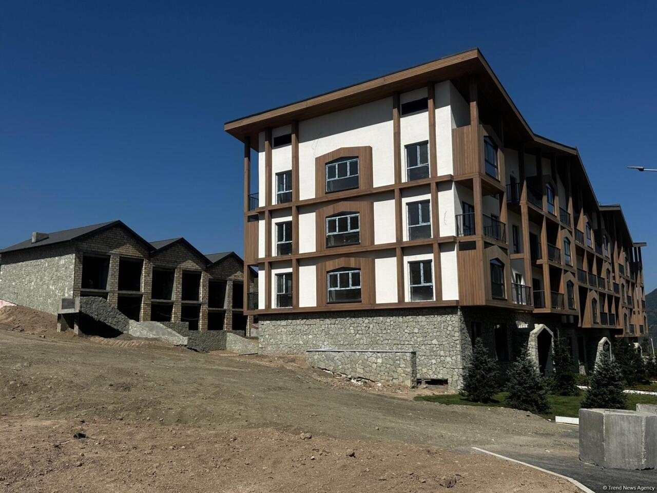 Kəlbəcərdə inşa edilən yaşayış kompleksindən