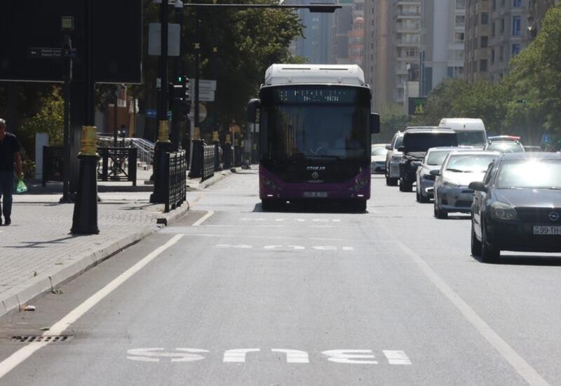 Bu prospektdə xüsusi hərəkət zolağı çəkilib