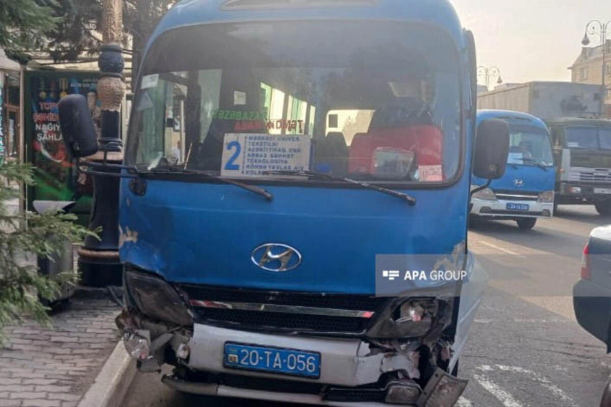 В Гяндже автобус протаранил 6 машин