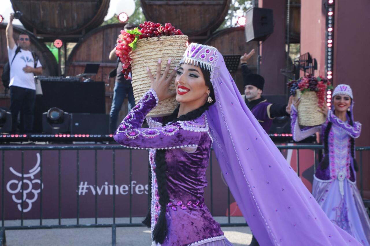 Фестиваль винограда и вина в Шамахы