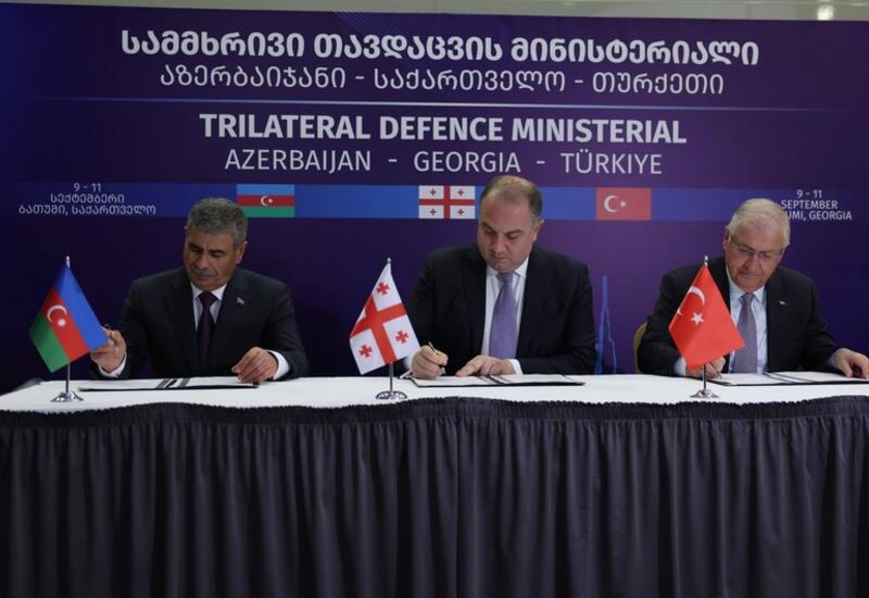Azərbaycan, Türkiyə və Gürcüstan müdafiə nazirləri üçtərəfli memorandum imzalayıblar