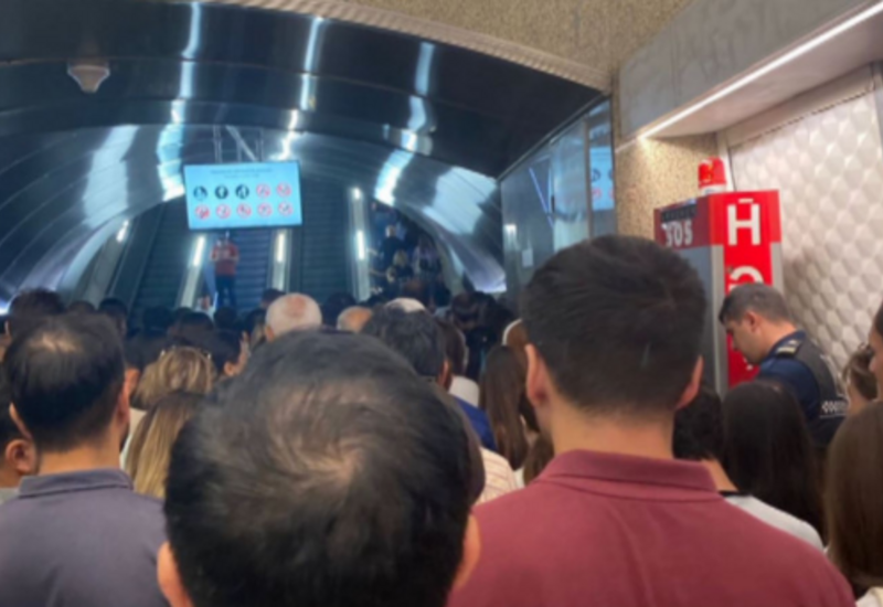 Bakı Metrosunda niyə iki eskalatordan biri işləyir?