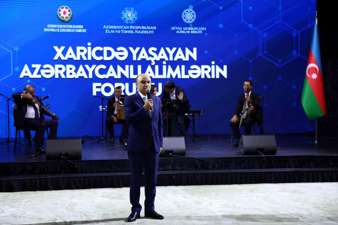 Xaricdə Yaşayan Azərbaycanlı Alimlərin Forumunun iştirakçıları üçün mədəni proqram təşkil olunub