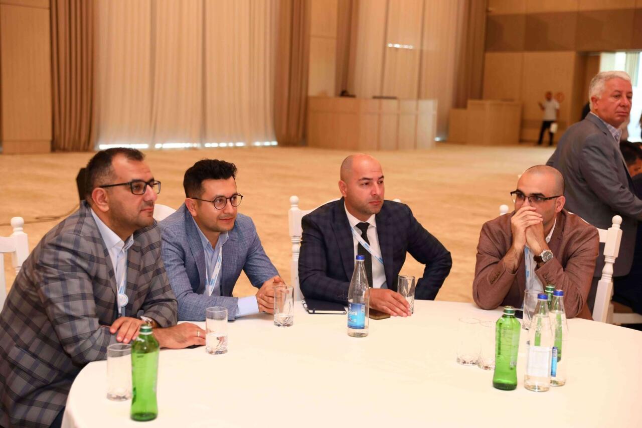 Xaricdə Yaşayan Azərbaycanlı Alimlərin Forumu öz işini sessiyalarla davam etdirir