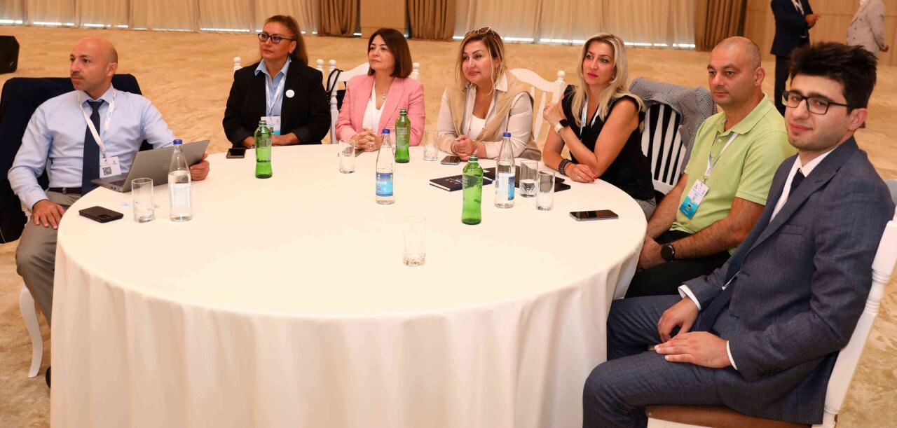 Xaricdə Yaşayan Azərbaycanlı Alimlərin Forumu öz işini sessiyalarla davam etdirir