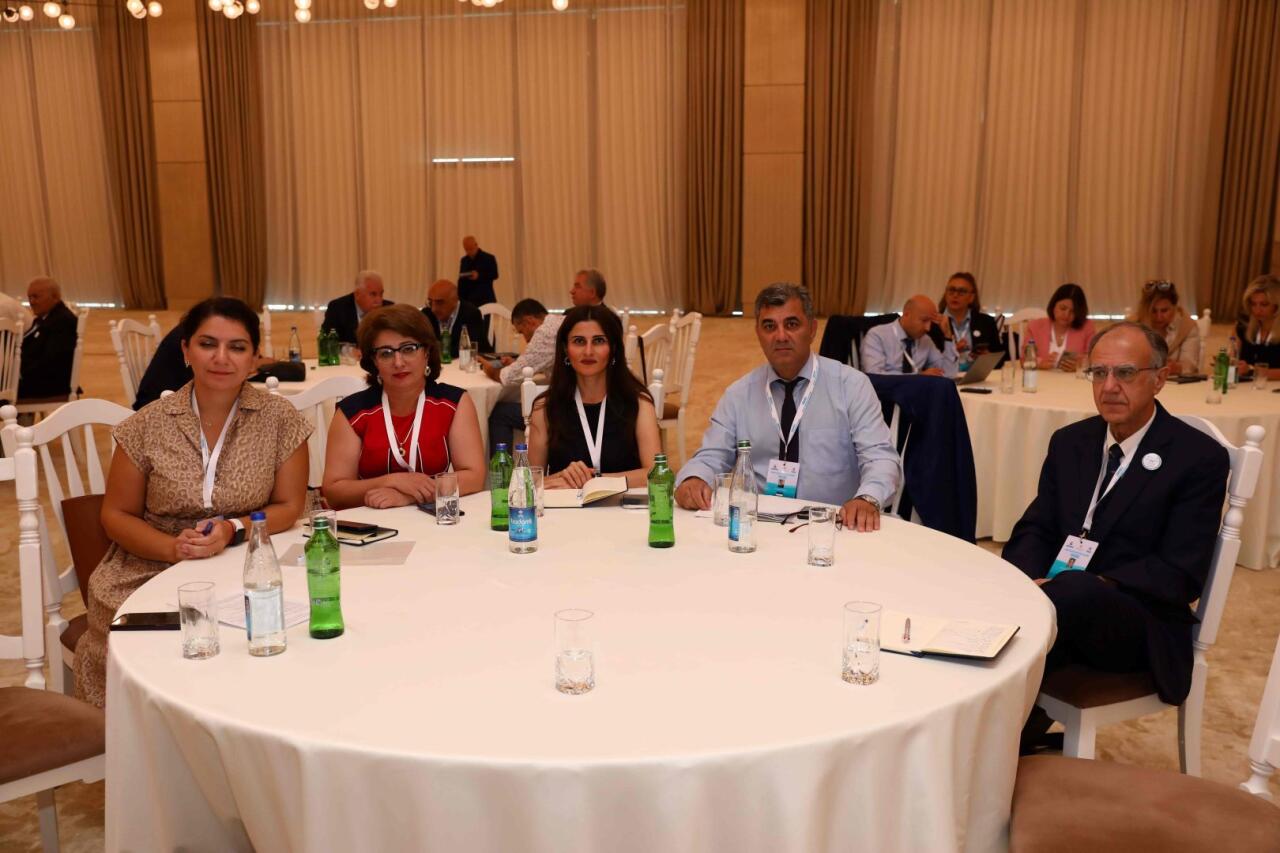 Xaricdə Yaşayan Azərbaycanlı Alimlərin Forumu öz işini sessiyalarla davam etdirir