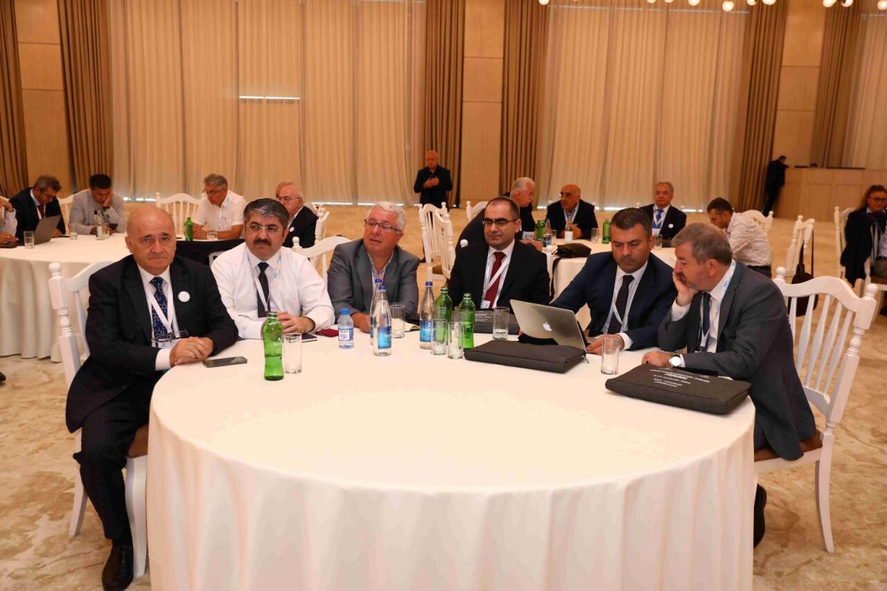 Xaricdə Yaşayan Azərbaycanlı Alimlərin Forumu öz işini sessiyalarla davam etdirir