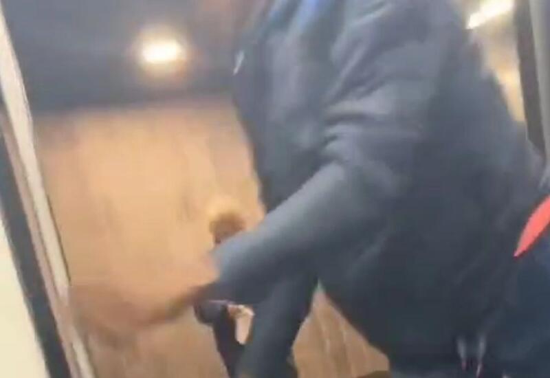 Драка во французском метро