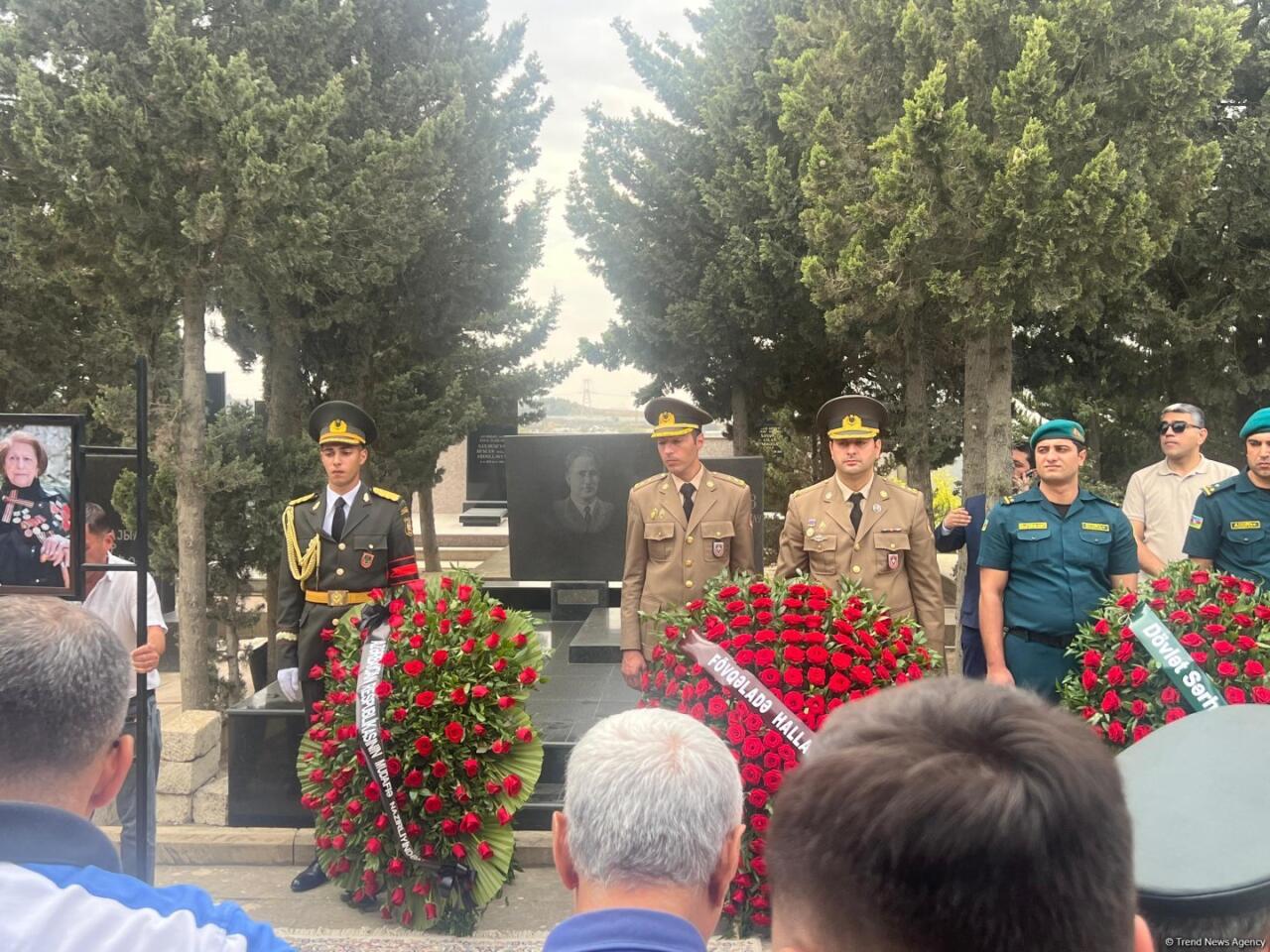 Фатма Саттарова похоронена во II Аллее почетного захоронения в Баку