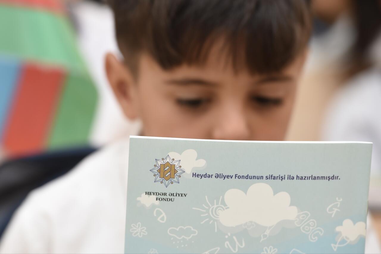 Şamaxının Bağırlı kəndində Heydər Əliyev Fondu tərəfindən inşa olunan yeni məktəb binası istifadəyə verilib