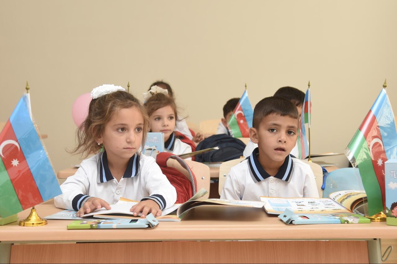 Şamaxının Bağırlı kəndində Heydər Əliyev Fondu tərəfindən inşa olunan yeni məktəb binası istifadəyə verilib