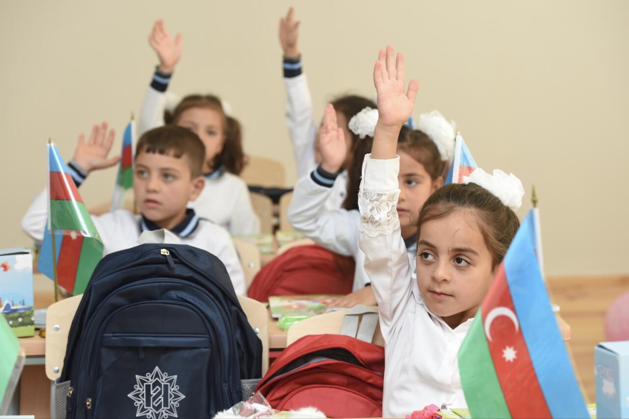 Şamaxının Bağırlı kəndində Heydər Əliyev Fondu tərəfindən inşa olunan yeni məktəb binası istifadəyə verilib