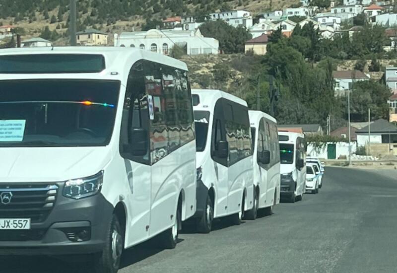 Bakıda sahibkar yeni gətirilən avtobusların təkərlərini deşdi