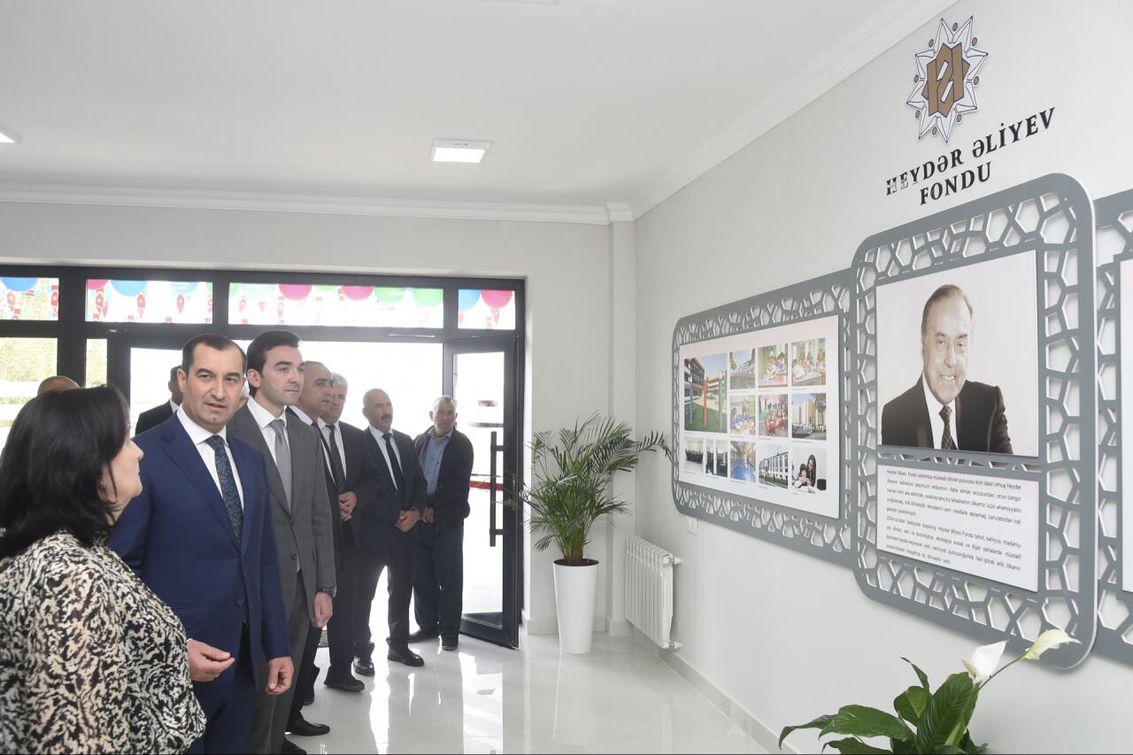 Şamaxının Bağırlı kəndində Heydər Əliyev Fondu tərəfindən inşa olunan yeni məktəb binası istifadəyə verilib