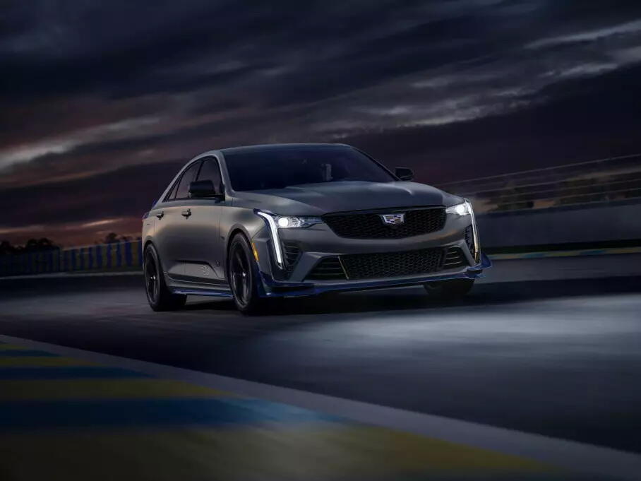 Cadillac сделал особые суперседаны Blackwing в честь гоночных машин
