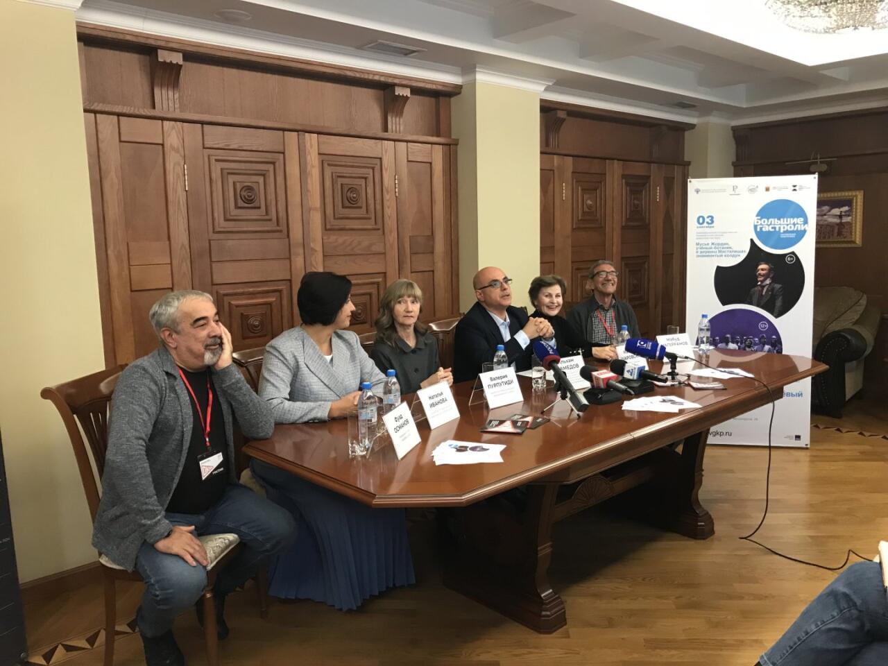 Триумфальные гастроли Азербайджанского русского драматического театра в Сибири
