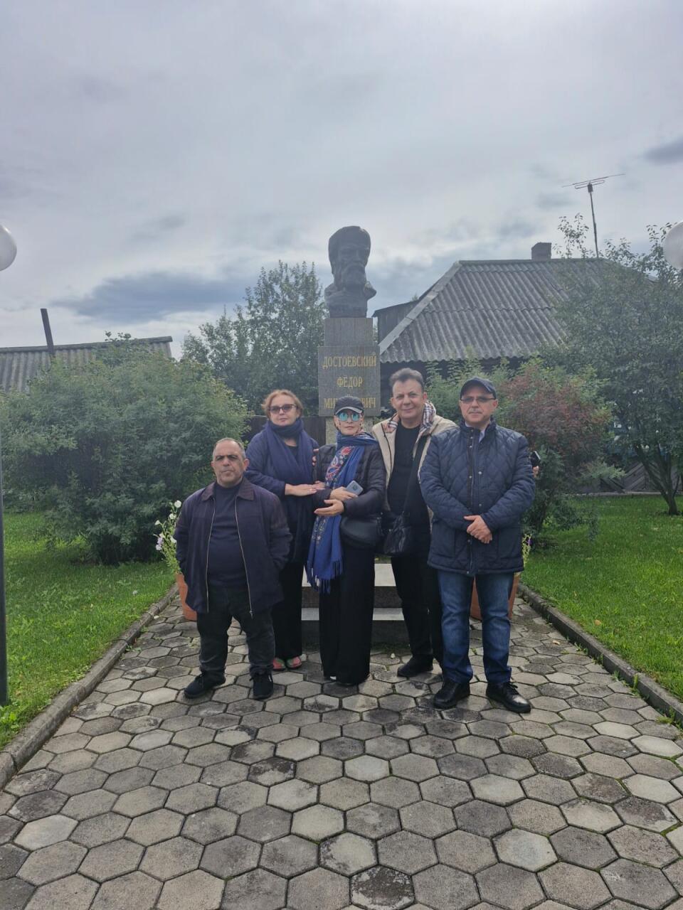 Триумфальные гастроли Азербайджанского русского драматического театра в Сибири
