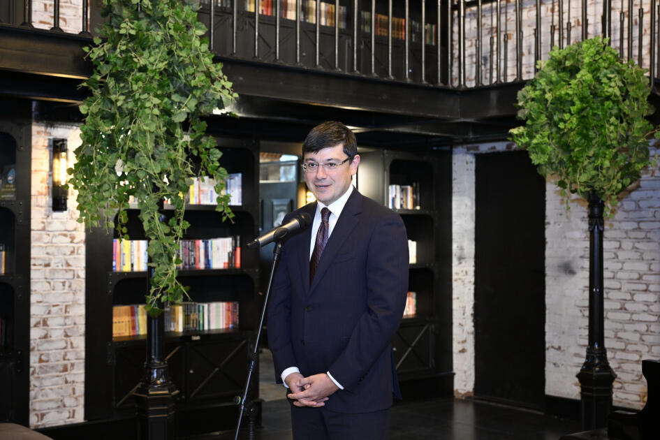 Heydər Əliyev Fondunun vitse-prezidenti Leyla Əliyeva və Bakı Media Mərkəzinin rəhbəri Arzu Əliyeva “A grammar of contemporary Azerbaijani” adlı dərs vəsaitinin təqdimatında iştirak ediblər