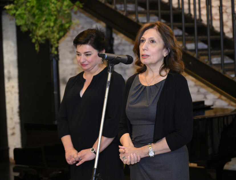 Heydər Əliyev Fondunun vitse-prezidenti Leyla Əliyeva və Bakı Media Mərkəzinin rəhbəri Arzu Əliyeva “A grammar of contemporary Azerbaijani” adlı dərs vəsaitinin təqdimatında iştirak ediblər
