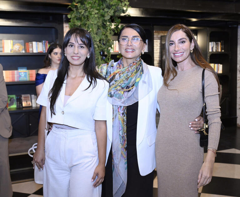 Heydər Əliyev Fondunun vitse-prezidenti Leyla Əliyeva və Bakı Media Mərkəzinin rəhbəri Arzu Əliyeva “A grammar of contemporary Azerbaijani” adlı dərs vəsaitinin təqdimatında iştirak ediblər