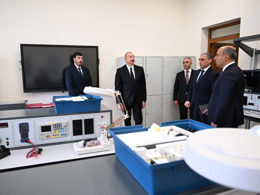Президент Ильхам Алиев принял участие в открытии после ремонта Карабахского университета